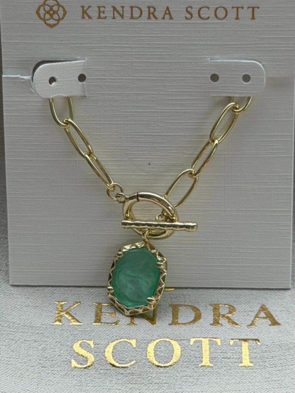 Kendra Scott green necklace